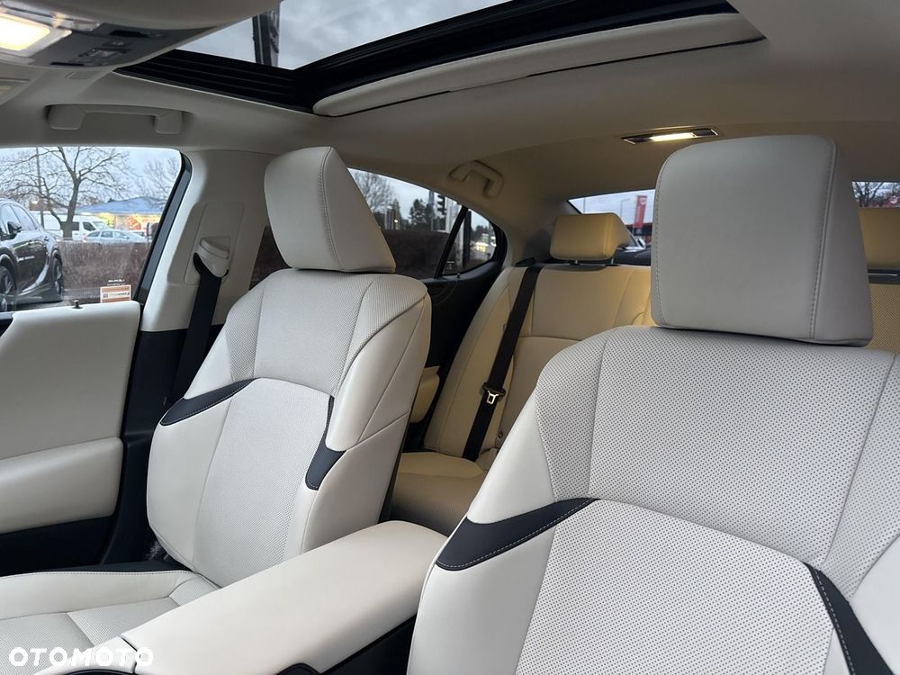 Lexus ES 300h Business Edition - 12