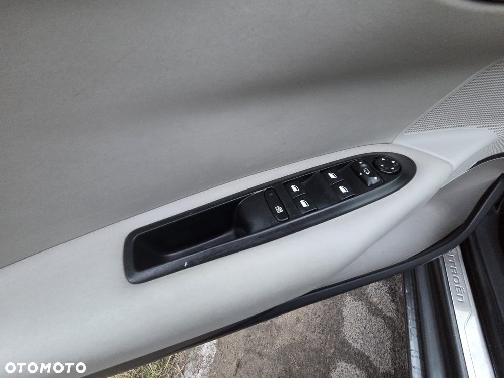 Citroën C4 HDi 150 Exclusive - 24