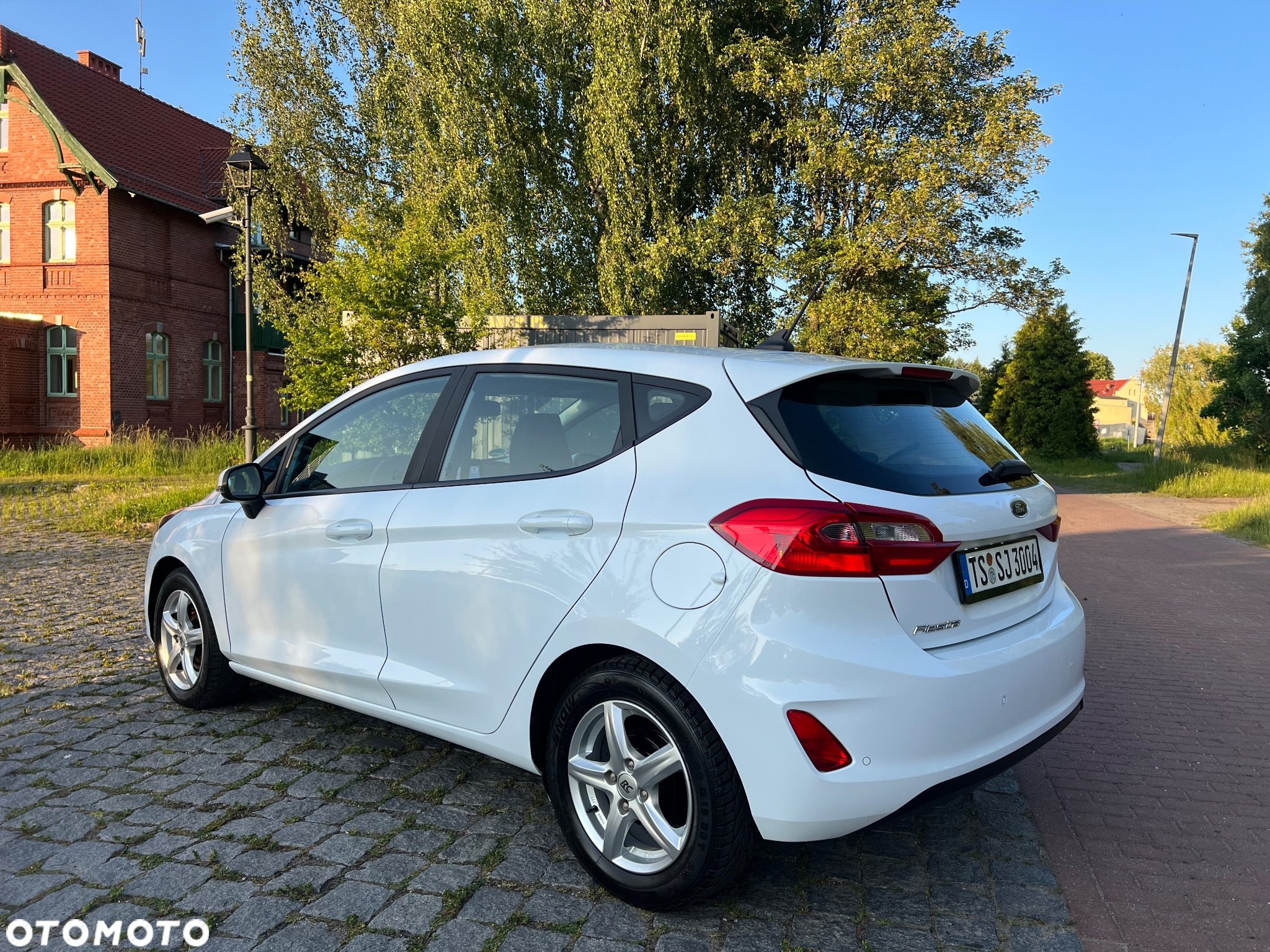 Ford Fiesta 1.0 EcoBoost S&S COOL&CONNECT - 12