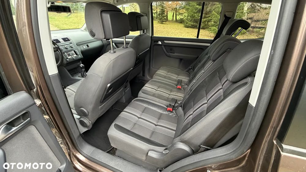 Volkswagen Touran 1.6 TDI DPF BlueMotion Technology MATCH - 9