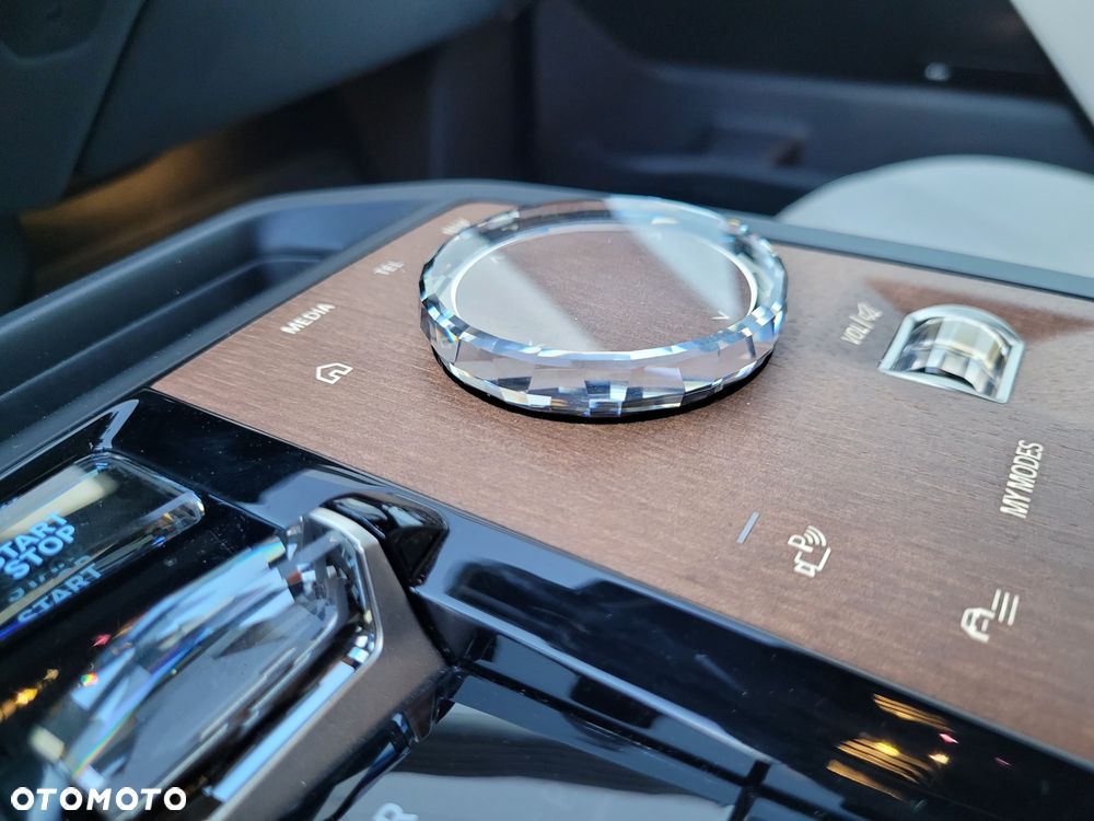BMW iX xDrive50 111.5kWh Signature - 34