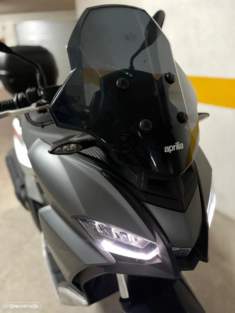 Aprilia SR SR GT - 8