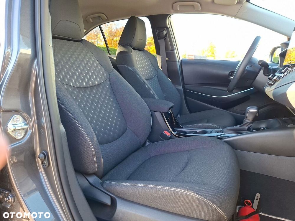Toyota Corolla 1.8 Hybrid Style - 17