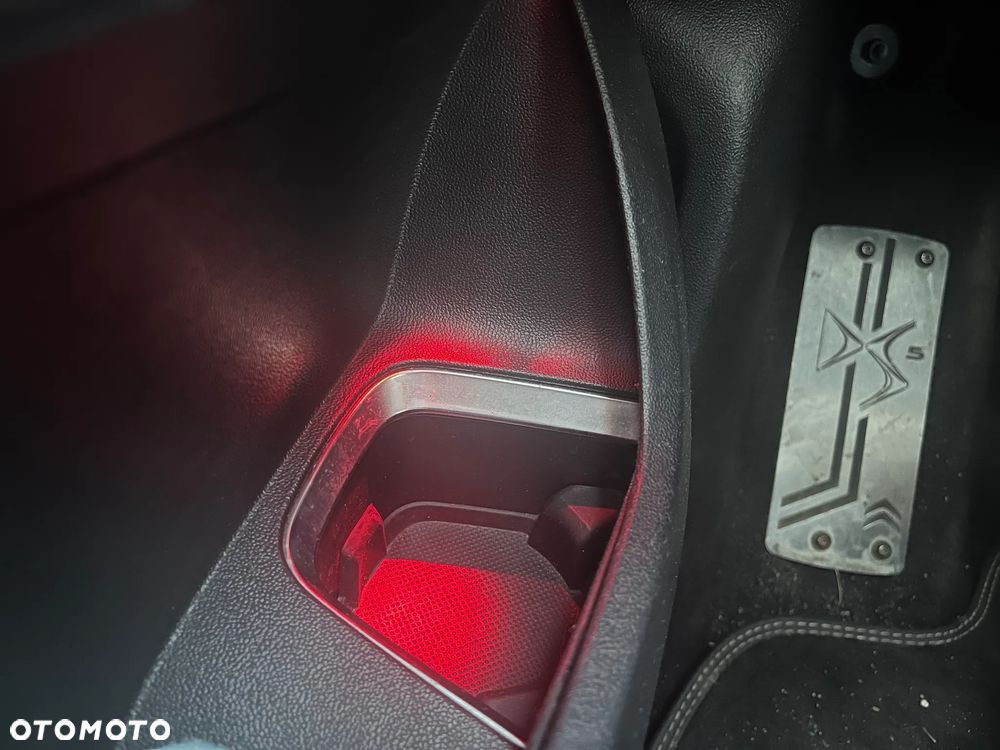 Citroën DS5 e-HDi 110 EGS6 Chic - 23