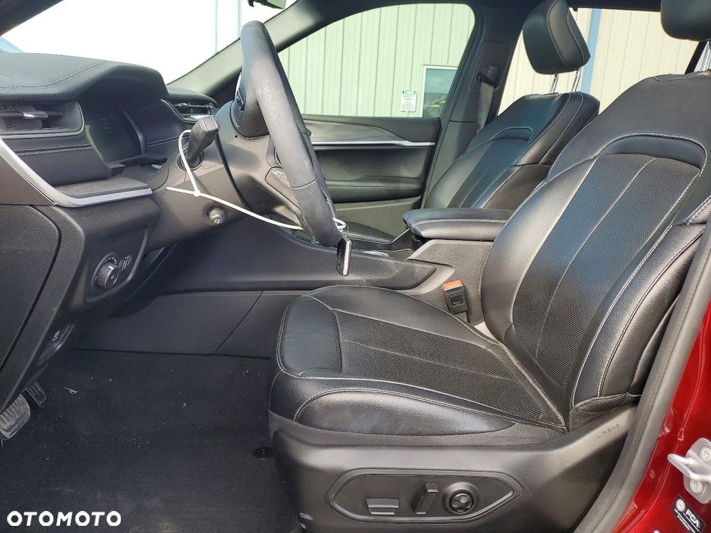 Jeep Grand Cherokee - 8