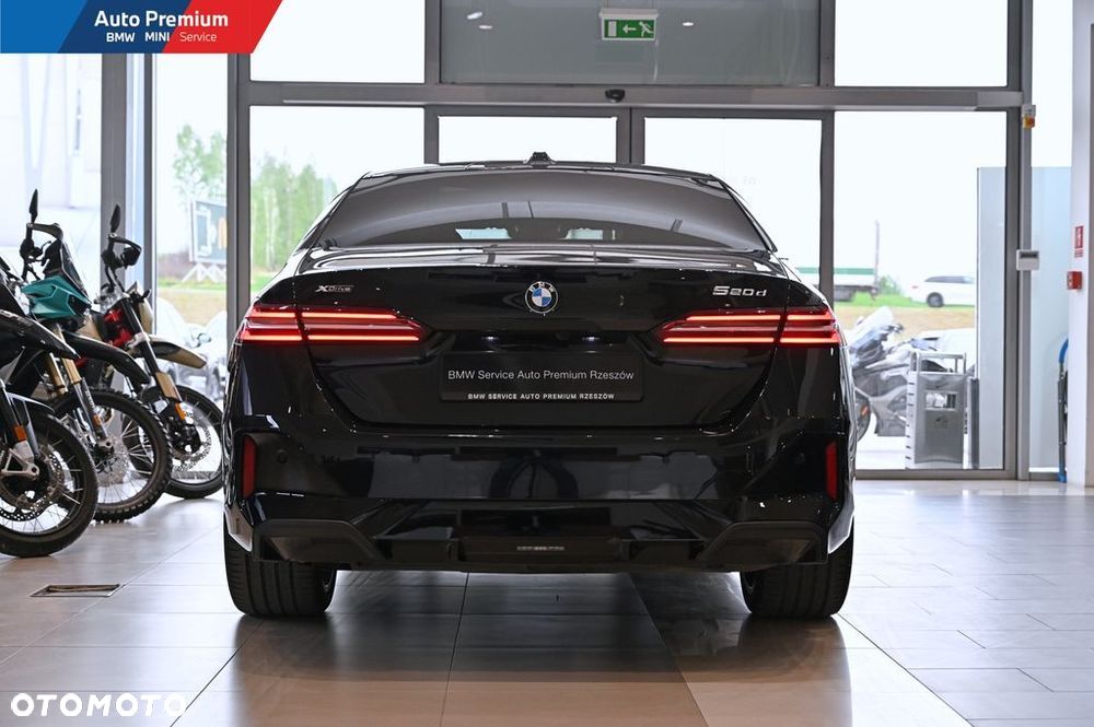 BMW Seria 5 520d xDrive mHEV - 21
