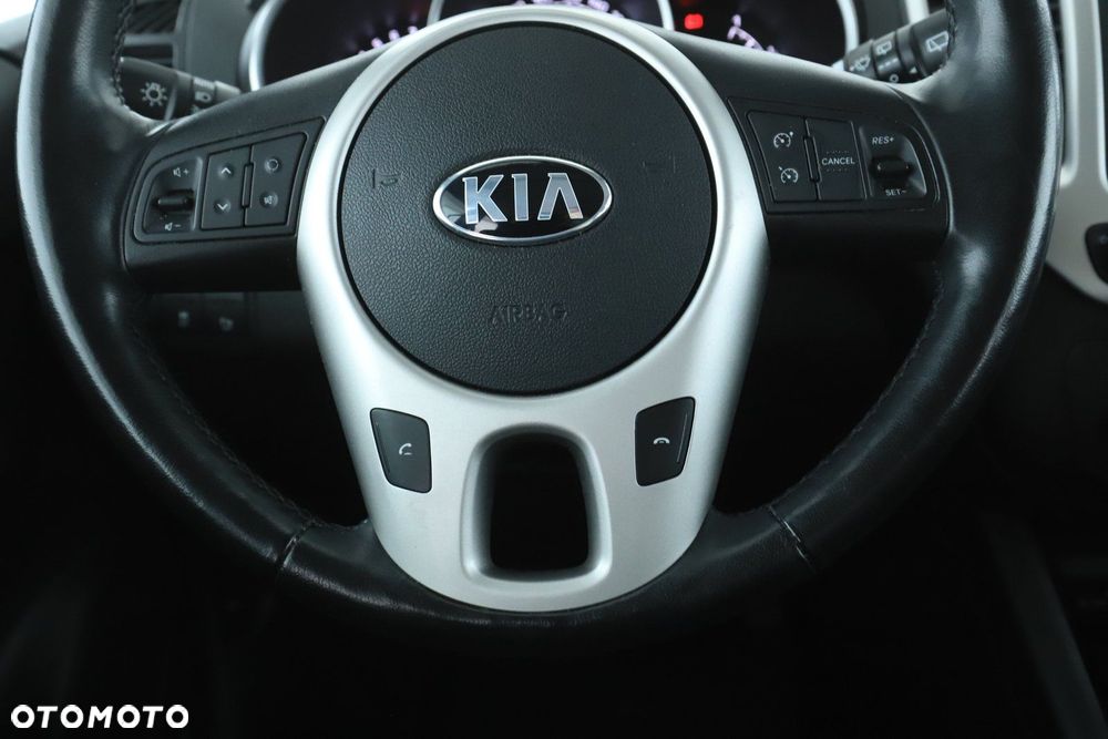 Kia Venga - 10