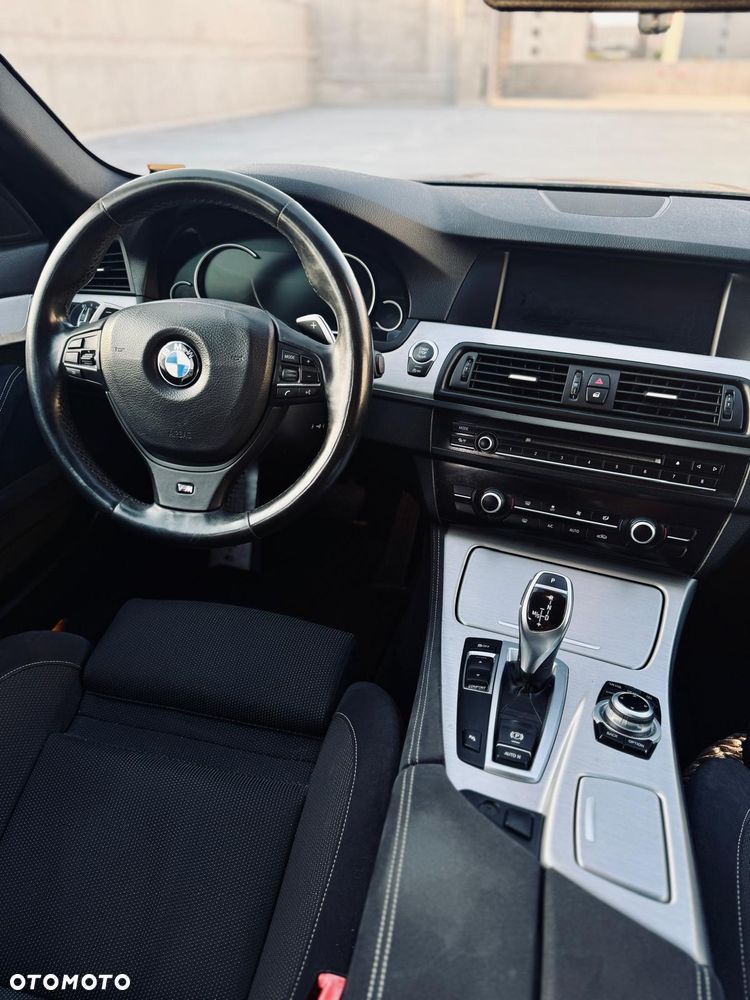 BMW Seria 5 520i Luxury Line - 10