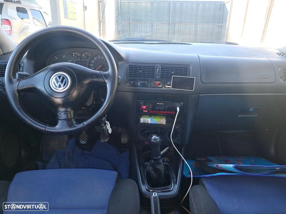VW Golf 1.9 TDi 25 Anos - 14
