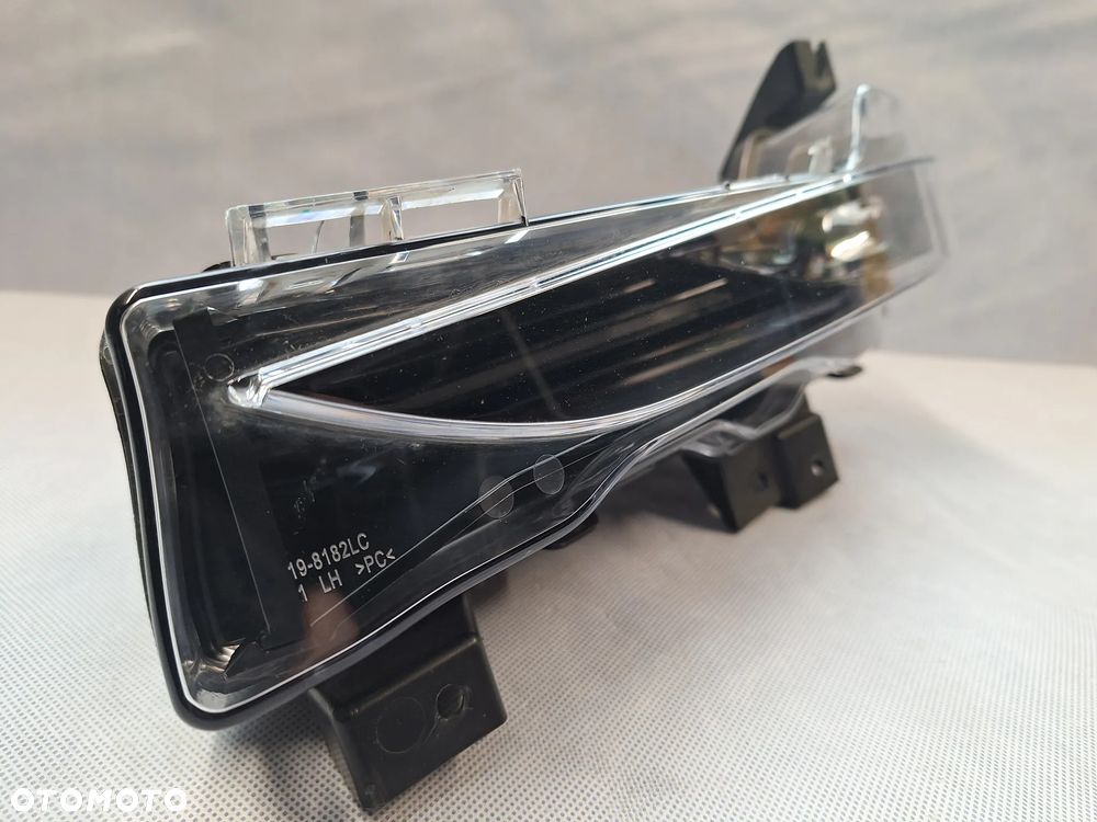 Tesla Y Halogen lewy 1624797-00-A - 2
