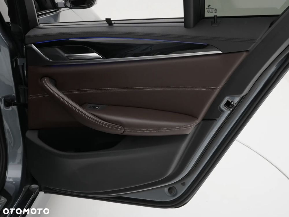 BMW Seria 5 520d M Sport - 23