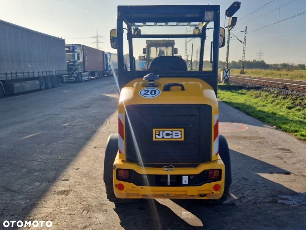 JCB 403 - 4