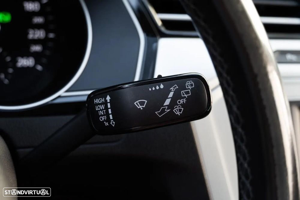 VW Passat Variant 1.6 TDI Confortline DSG - 41