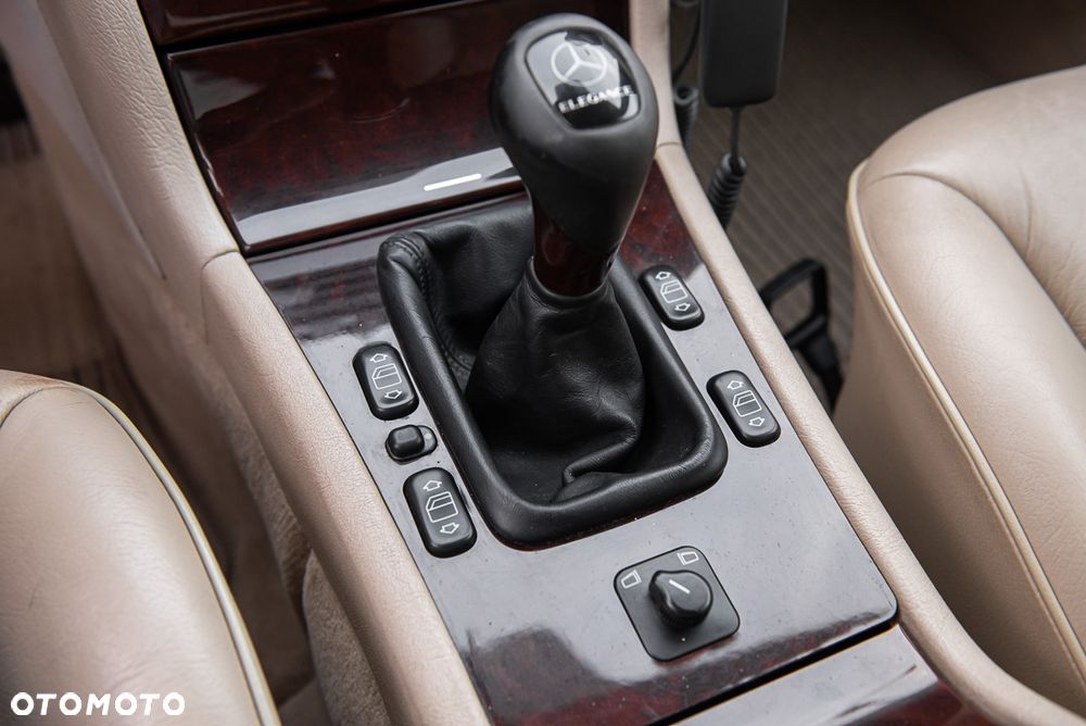 Mercedes-Benz Klasa E - 20