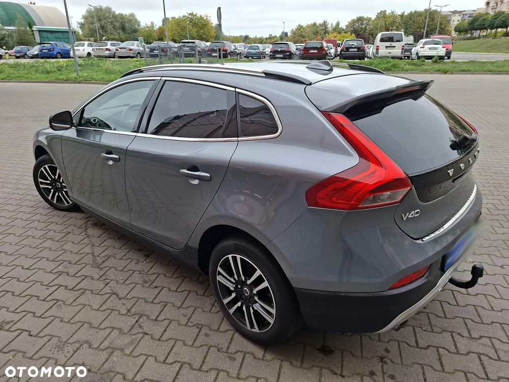 Volvo V40 Cross Country - 6