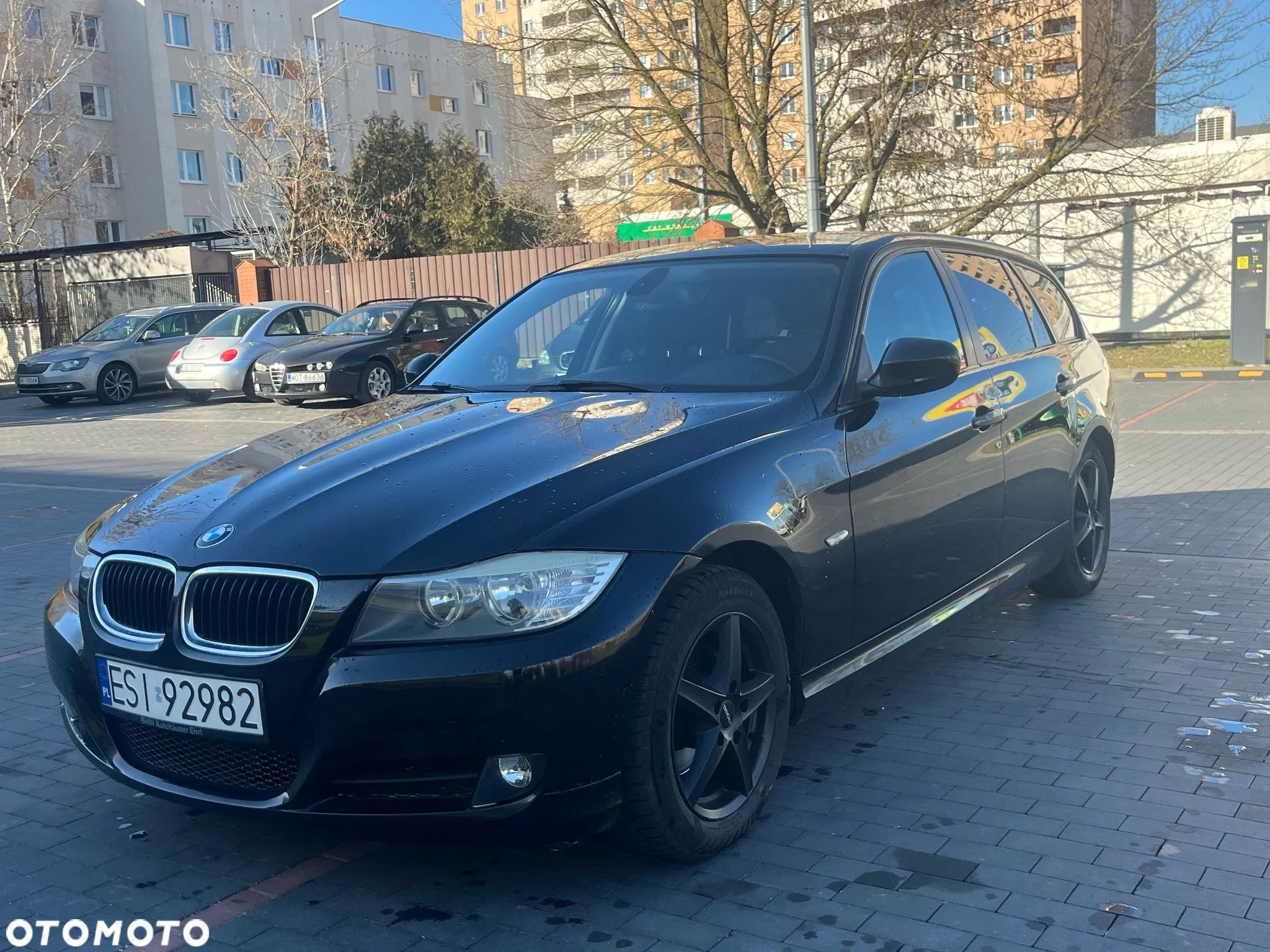 BMW Seria 3 318i Touring - 1