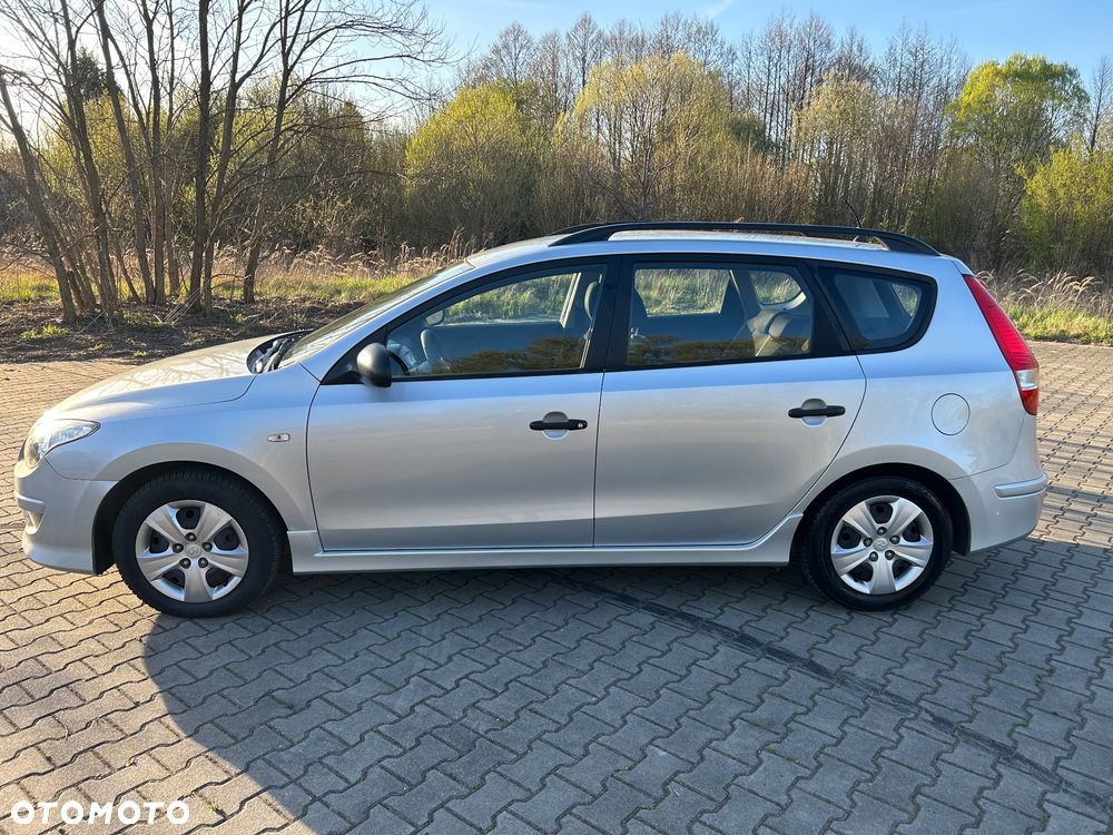 Hyundai i30 i30cw 1.6 CRDi FIFA WM Edition - 12