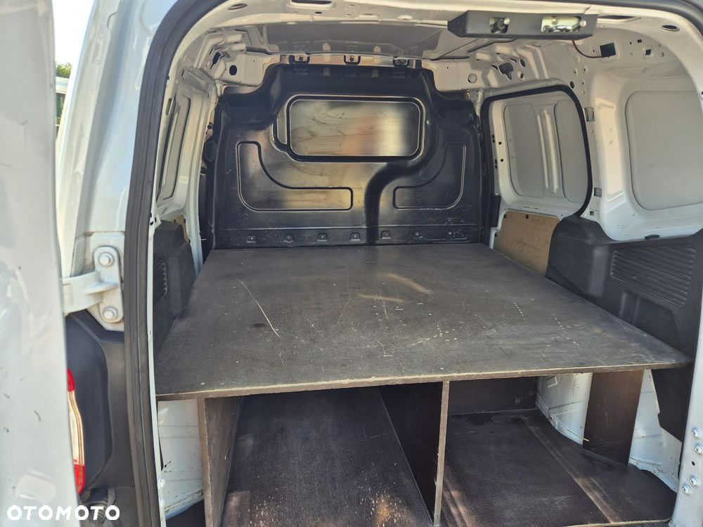 Ford Transit Courier - 4