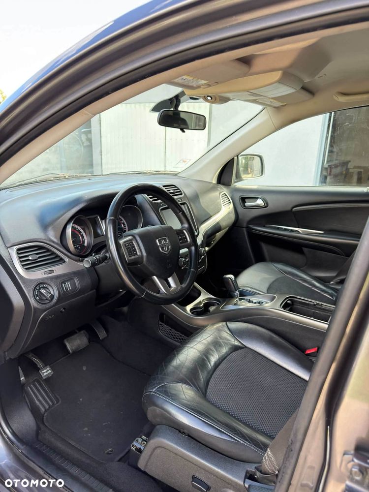 Dodge Journey - 10