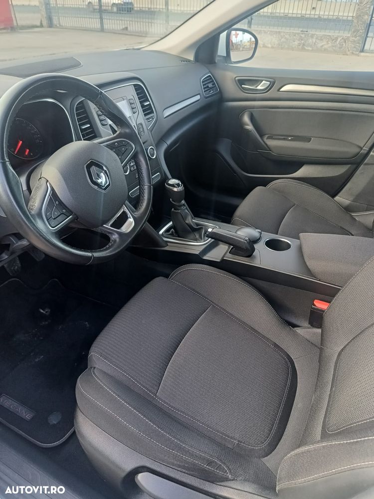Renault Megane TCE 140 GPF Zen - 8