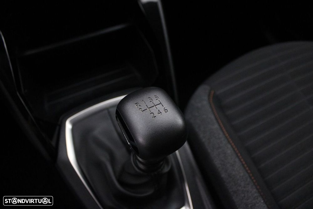 Peugeot 208 1.5 BlueHDi Active — fotografia 19