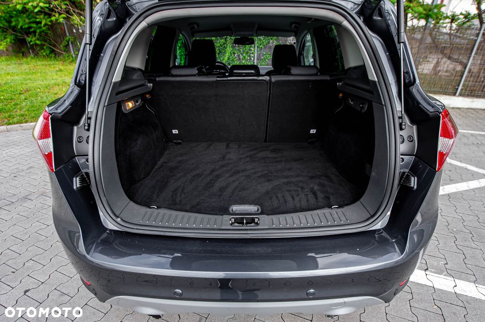 Ford Kuga 2.5 4x4 Titanium - 34