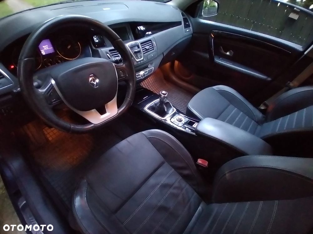 Renault Laguna 2.0 dCi Bose Edition - 10