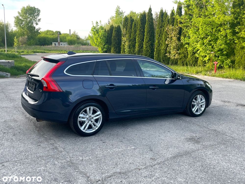 Volvo V60 T3 Kinetic - 32