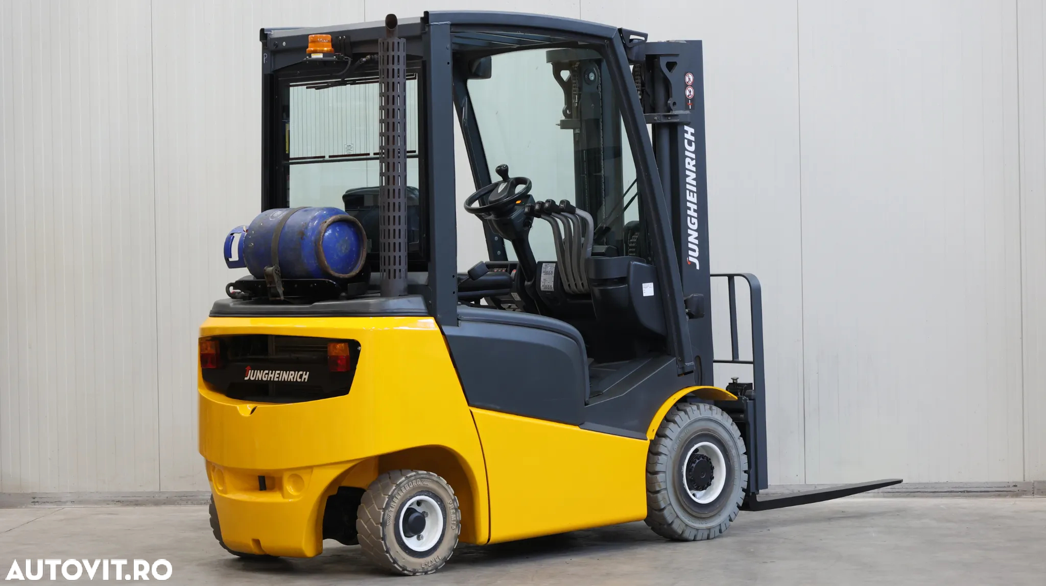Jungheinrich TFG 320 - 5