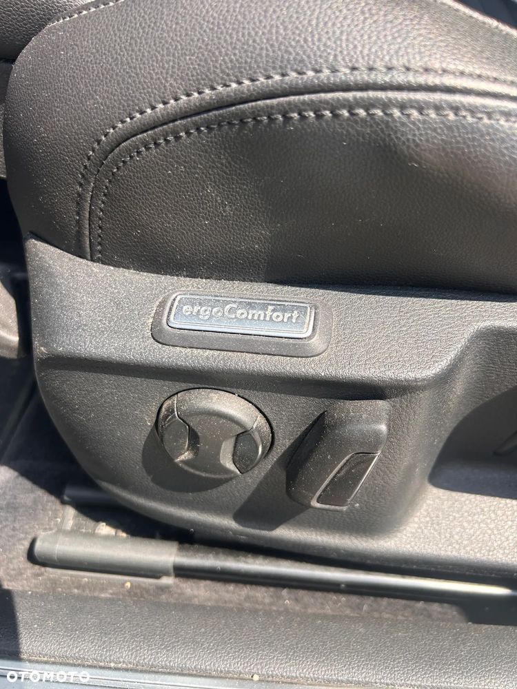 Volkswagen Passat ver-2-0-tdi-scr-trendline-dsg - 22