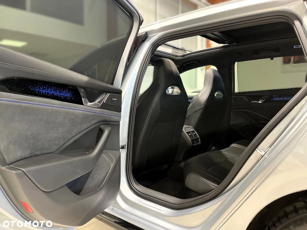 Volkswagen Passat Variant 2.0 TSI 4Mot R-Line DSG - 33