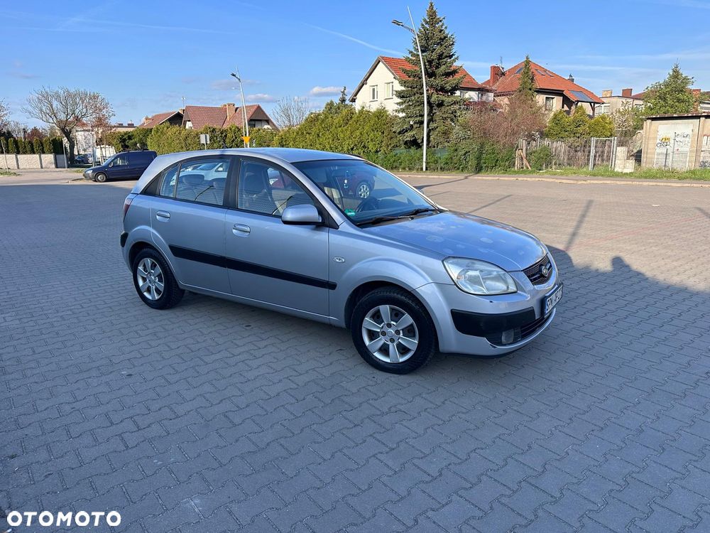 Kia Rio - 1