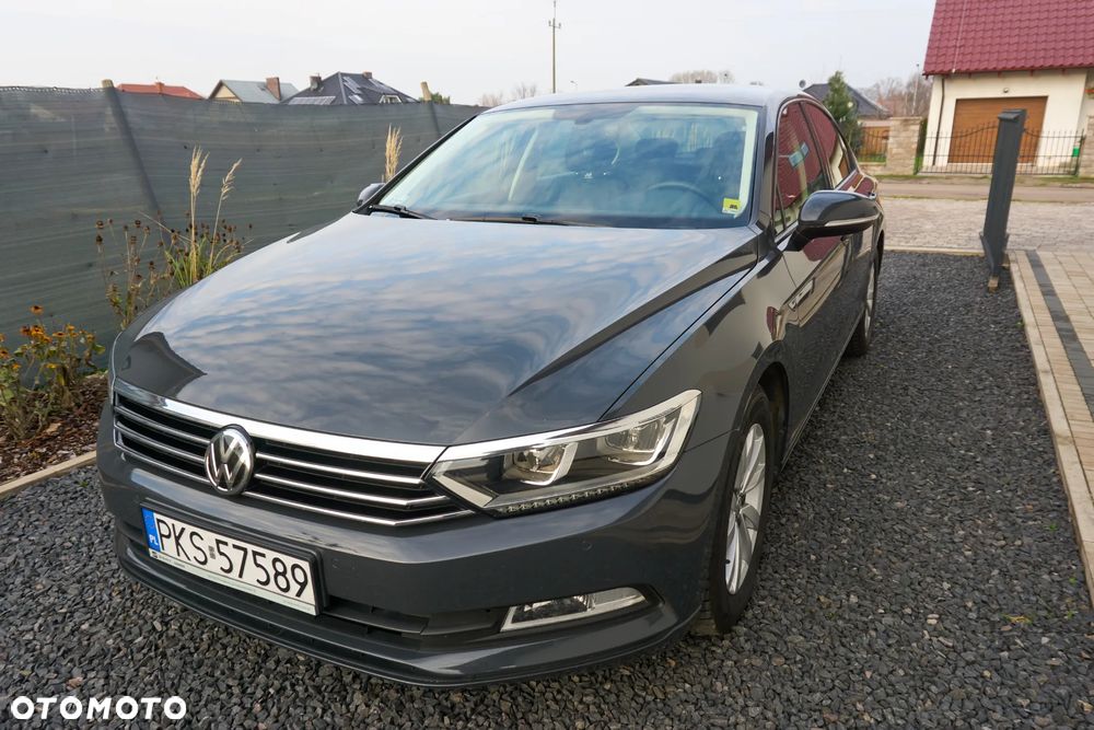 Volkswagen Passat 2.0 TDI SCR Trendline - 16