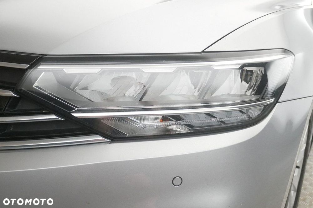 Volkswagen Passat Variant 1.5 TSI EVO Essence DSG - 13