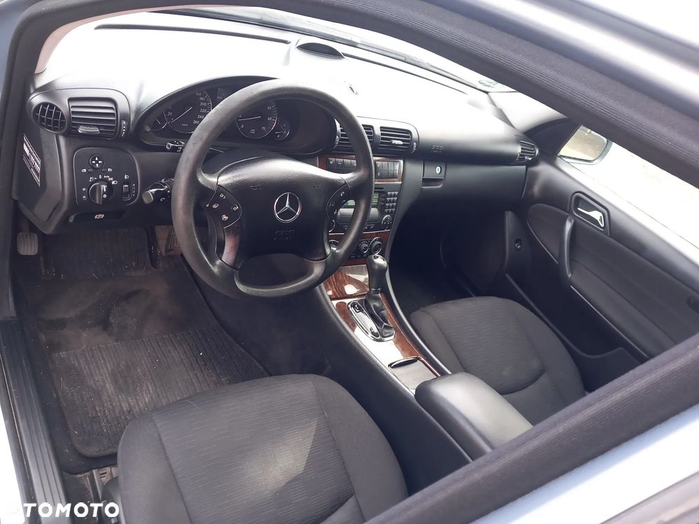 Mercedes-Benz Klasa C 180 Kompressor Automatik Classic Sport Edition - 36