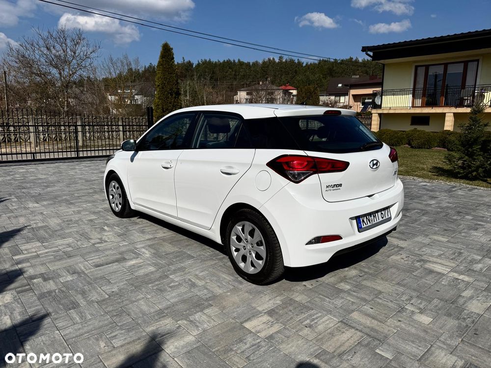 Hyundai i20 blue 1.2 Classic - 4