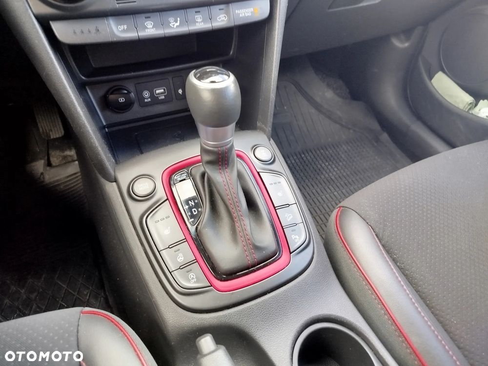 Hyundai Kona 1.6 CRDi DCT 4WD Premium - 11