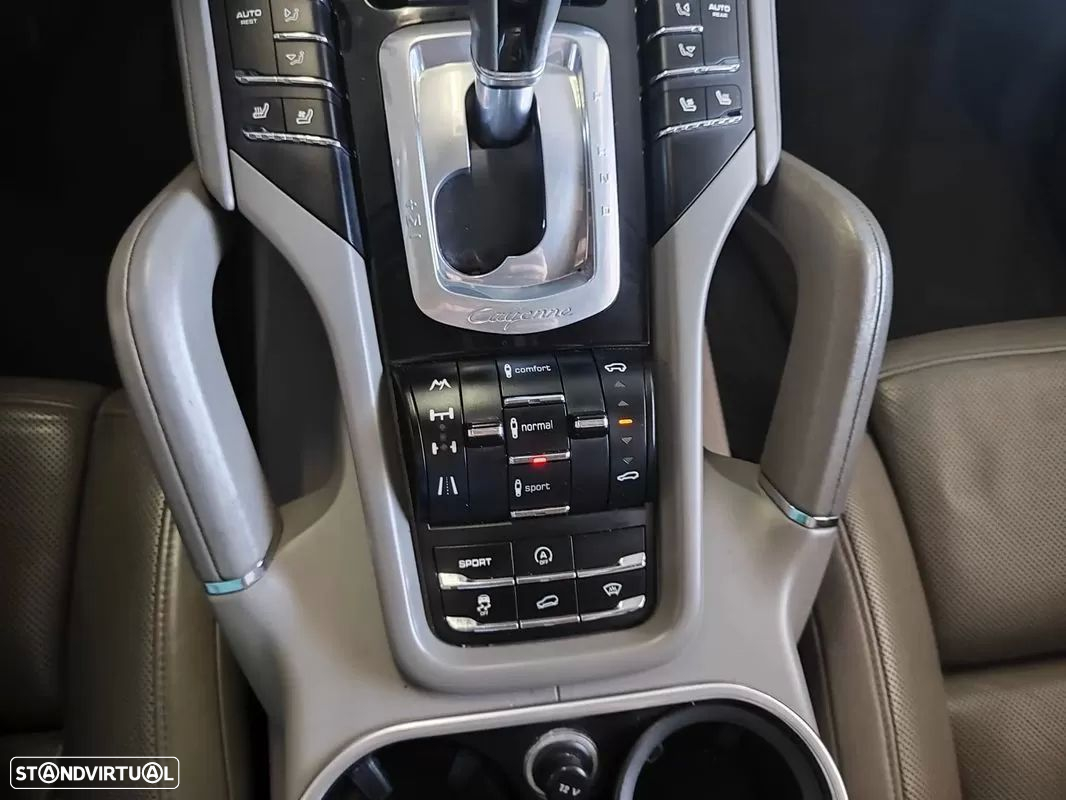 Porsche Cayenne II Platinum Edition - 39
