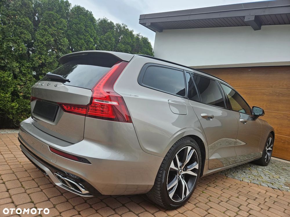 Volvo V60 T5 Geartronic R-Design - 1