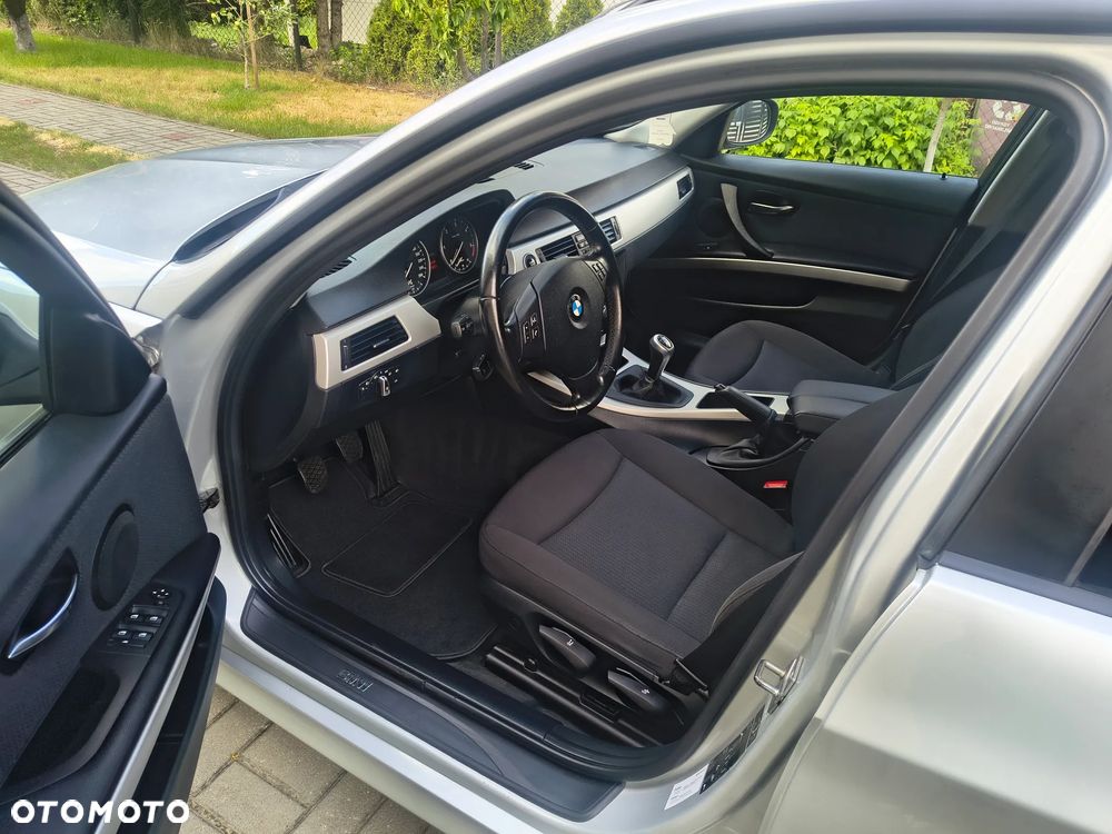 BMW Seria 3 318d DPF Edition Lifestyle - 10