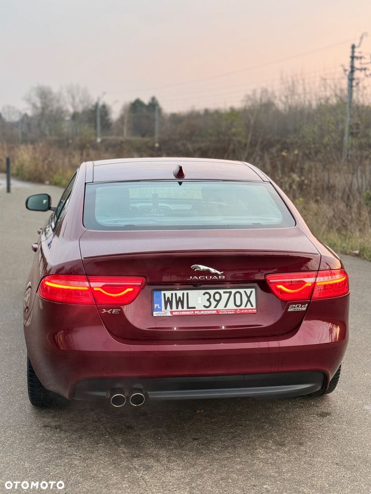 Jaguar XE 20d AWD R-Sport - 4