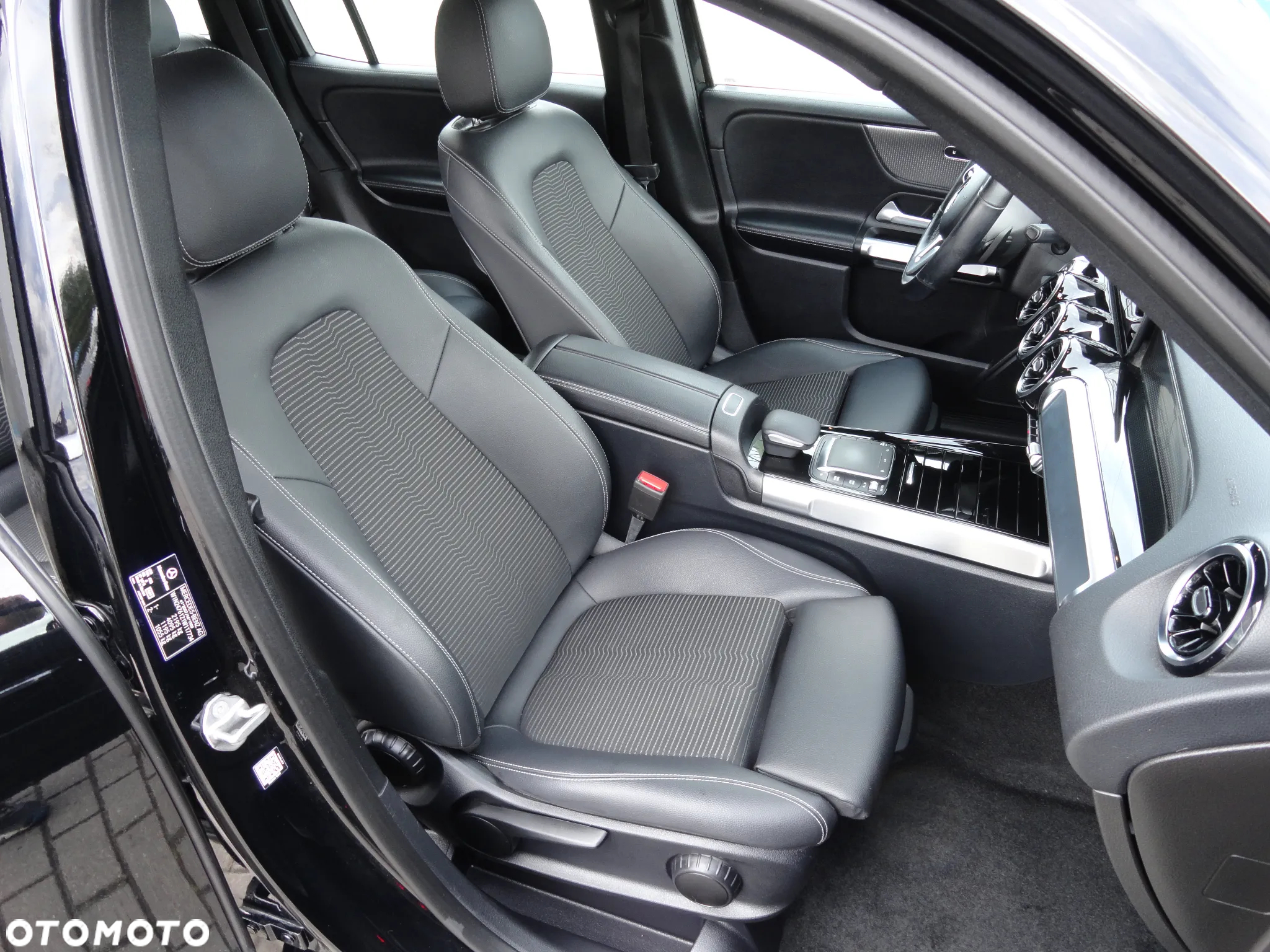 Mercedes-Benz GLB 200 d 8G-DCT Progressive Advanced - 11