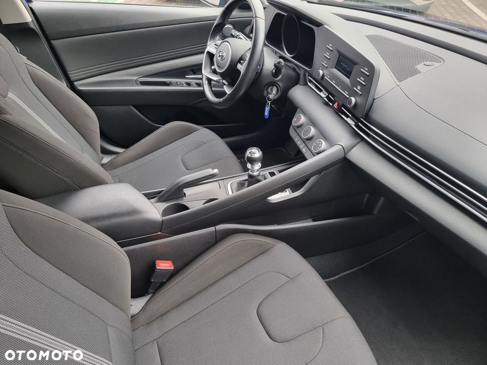 Hyundai Elantra 1.6 Modern - 19