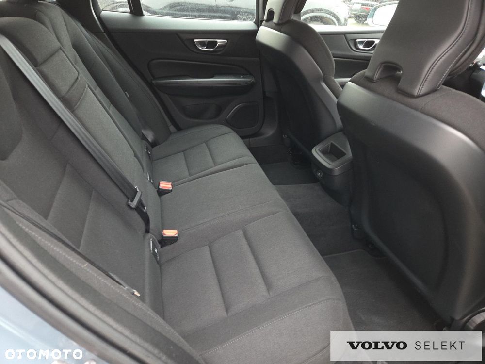 Volvo V60 B4 D Momentum - 11