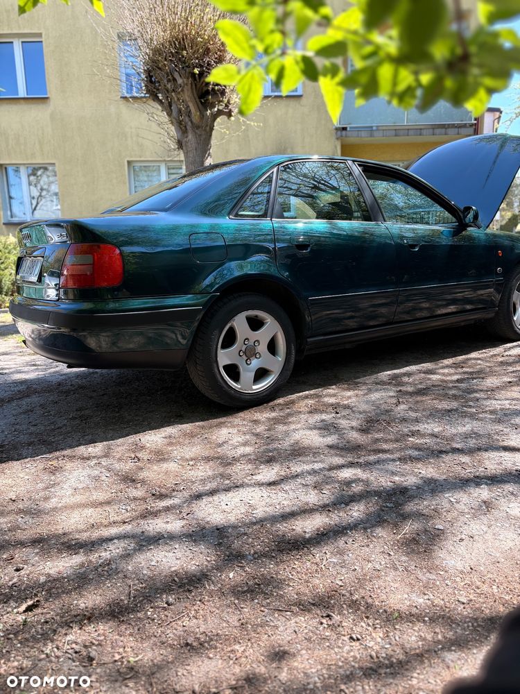 Audi A4 Limousine 2.6 - 10