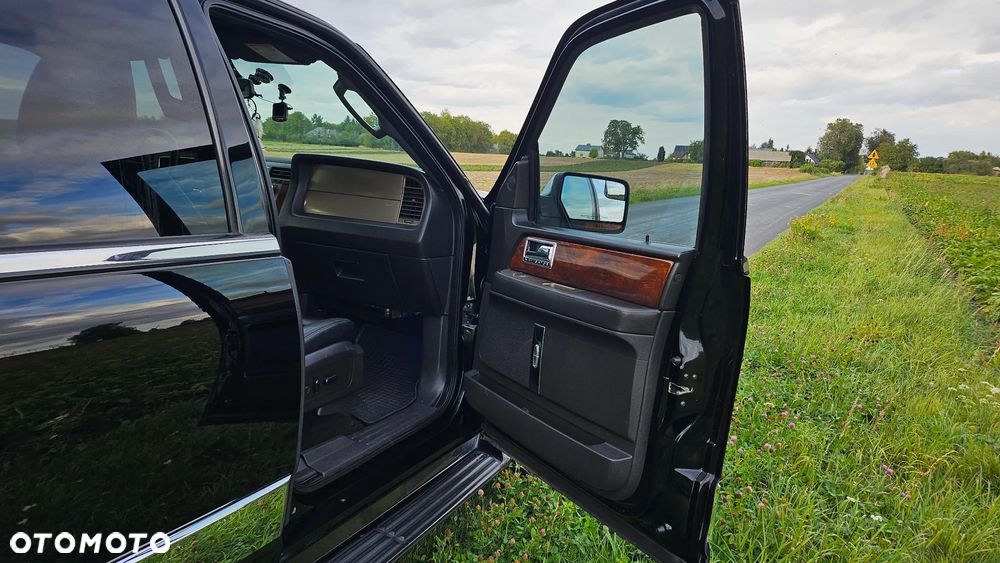 Lincoln Navigator 5.4 L 4x4 - 8