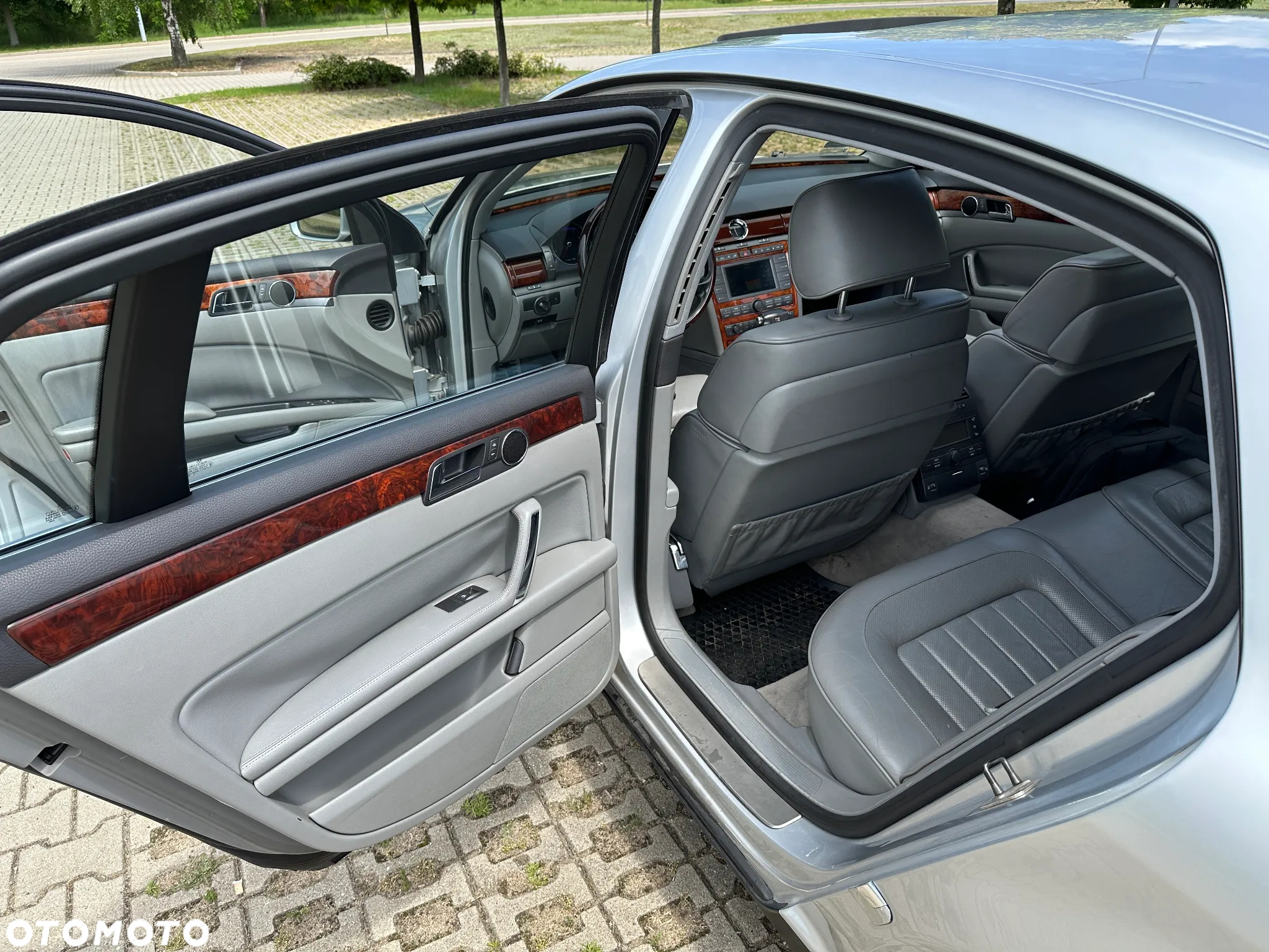 Volkswagen Phaeton 4.2 V8 4Mot (5 os.) - 13