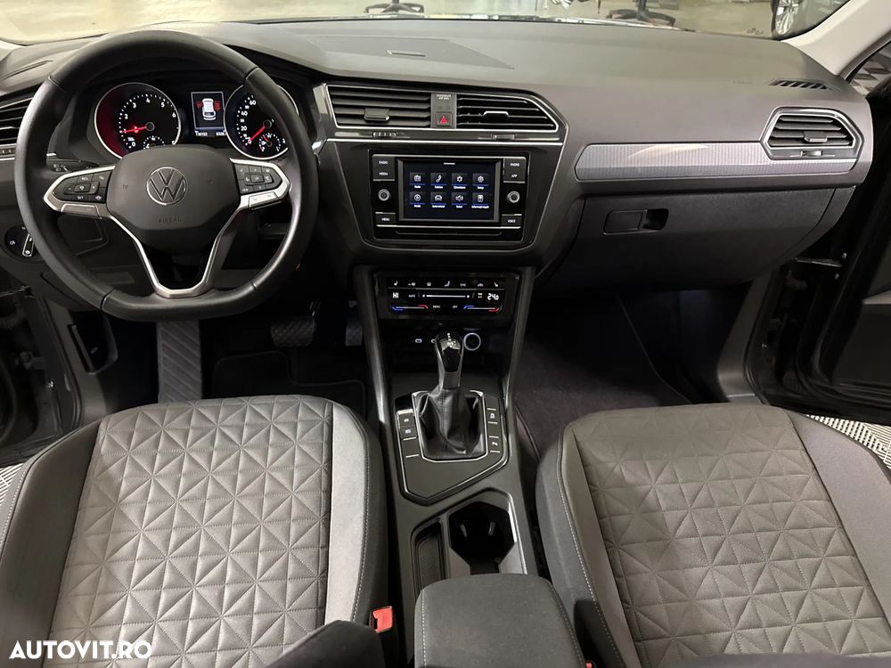 Volkswagen Tiguan - 32