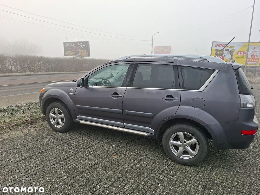 Mitsubishi Outlander 2.0 DID Intense + SE - 1