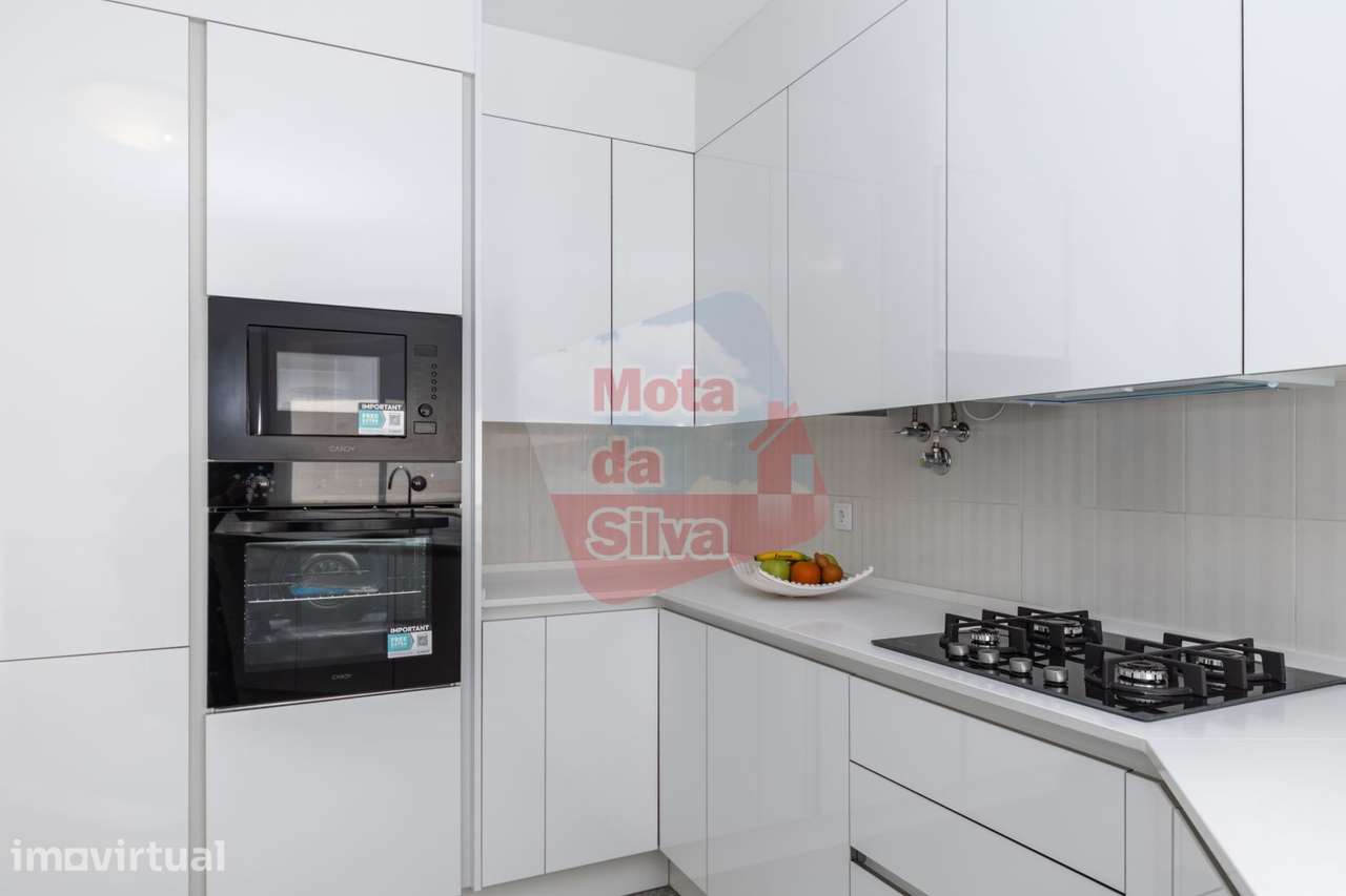 Excelente Apartamento 4 Assoalhadas, com 158m2 em Almada - Grande imagem: 4/16